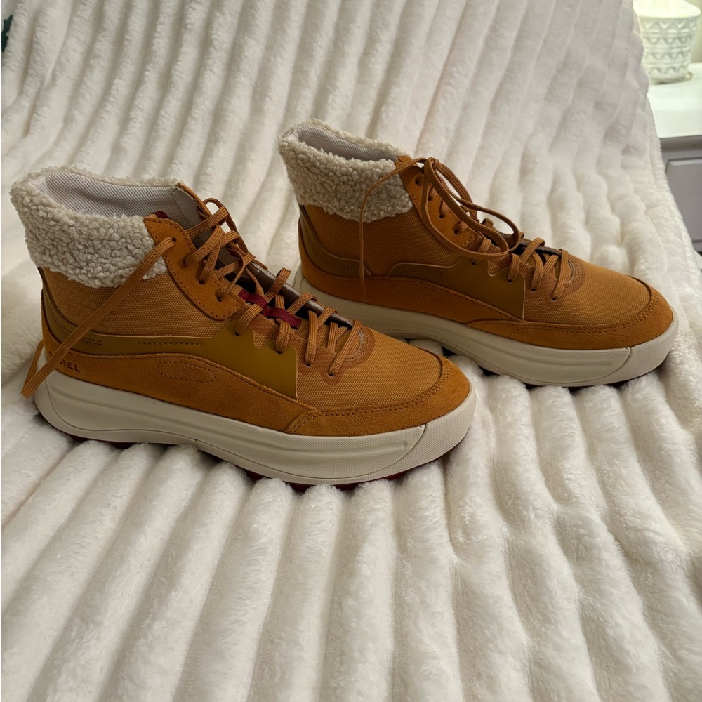 Tan High-Top Cold Weather Lace UP Boots with Sherpa Lining
